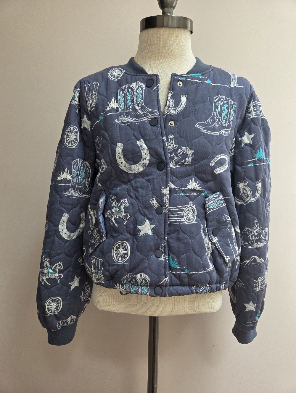 NWT Taelynn Blue High Noon Western Print Quilted Bomber Jacket, Size Small